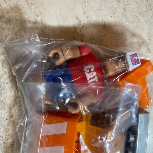 MEGA BLOCKS CONSTRUCTION SET - Picture 5 of 5